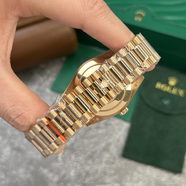 Rolex Day-Date 228235 Yellow Gold White Dial 40mm - Image 5
