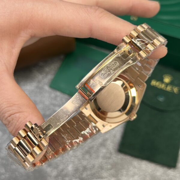 Rolex Day-Date 228235 Yellow Gold White Dial 40mm - Image 4