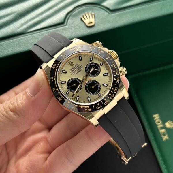 Rolex Cosmograph Daytona 116518LN Dial Yellow 40mm - Image 3