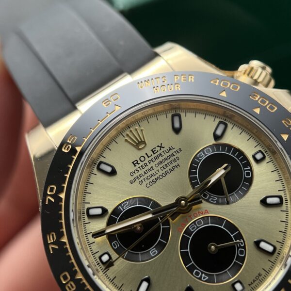 Rolex Cosmograph Daytona 116518LN Dial Yellow 40mm - Image 4