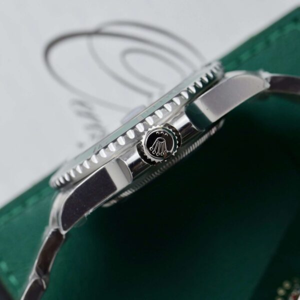Rolex Best Replica Watch Submariner 116610LV Hulk VS Factory 40mm - Image 7