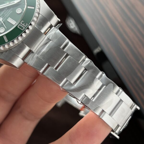 Rolex Submariner 116610LV Hulk Clean Factory 40mm - Image 3