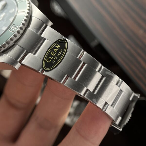 Rolex Submariner 116610LV Hulk Clean Factory 40mm - Image 5