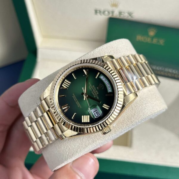 Rolex Day-date Greem Ombre Dial 228238 41mm - Image 2