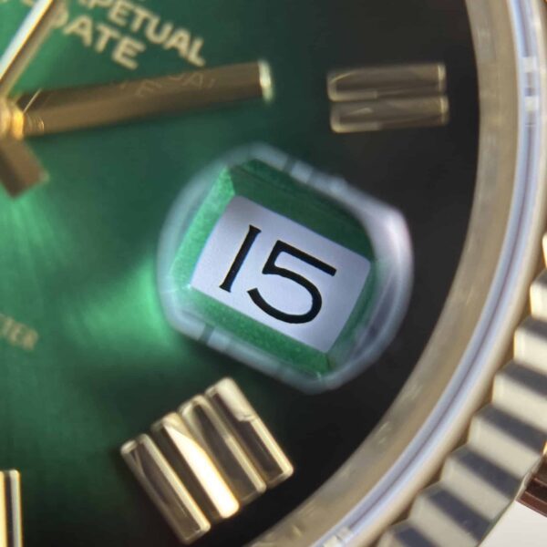 Rolex Day-date Greem Ombre Dial 228238 41mm - Image 8